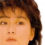 002_misato – 白と水色のカーネーション