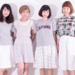 OLB – 白と水色のカーネーション