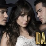 daras – 白と水色のカーネーション