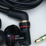 photo03 – 白と水色のカーネーション